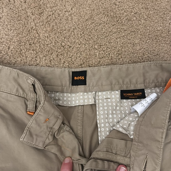 Men’s BOSS Kahki Pants Size 32/30 - Picture 2 of 3